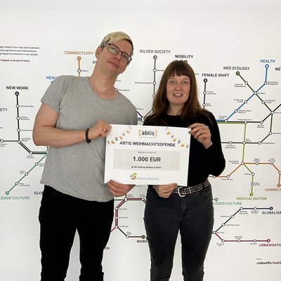 Spendenbild von Berlin mit Katrin van Löchtern und Christian Brandes