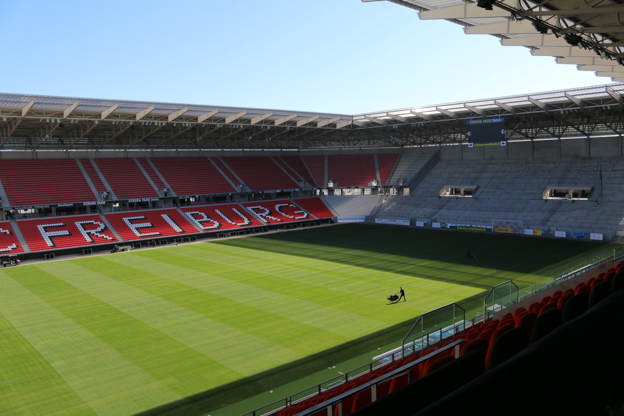 SC Freiburg Stadion von innen - Rasenplatz